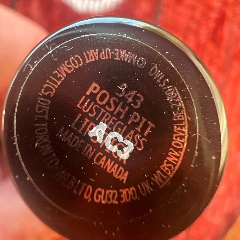 MAC Cosmetics Tiny Treasures Mini Lip Duo - liner. Whirl. Lipstick.  Posh pit - Picture 3 of 3